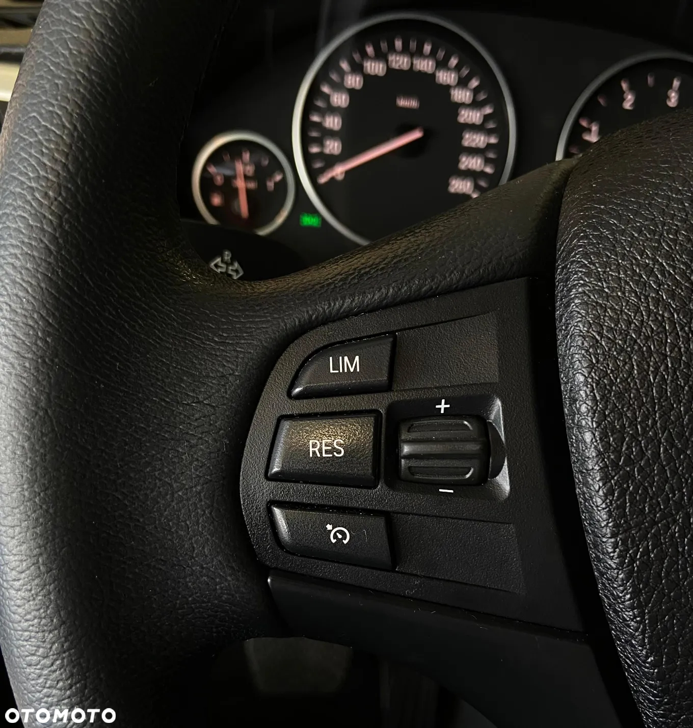 BMW Seria 3 318d - 14