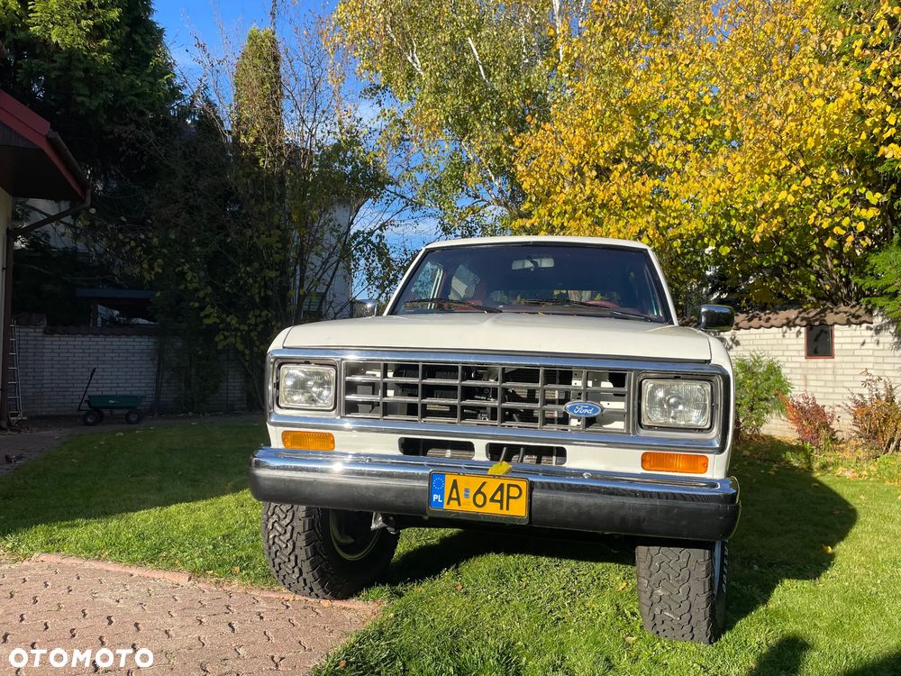 Ford Bronco - 3
