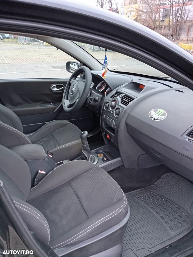 Renault Megane II Sedan 1.6 Authentique - 6