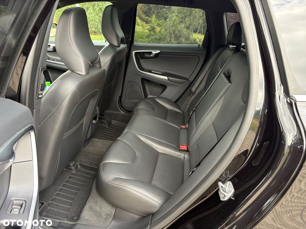 Volvo XC 60 D5 AWD Summum - 11