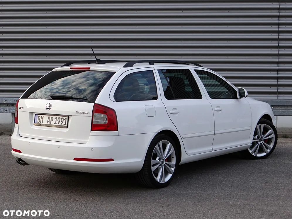 Skoda Octavia 2.0 TDI CR DPF DSG RS - 4