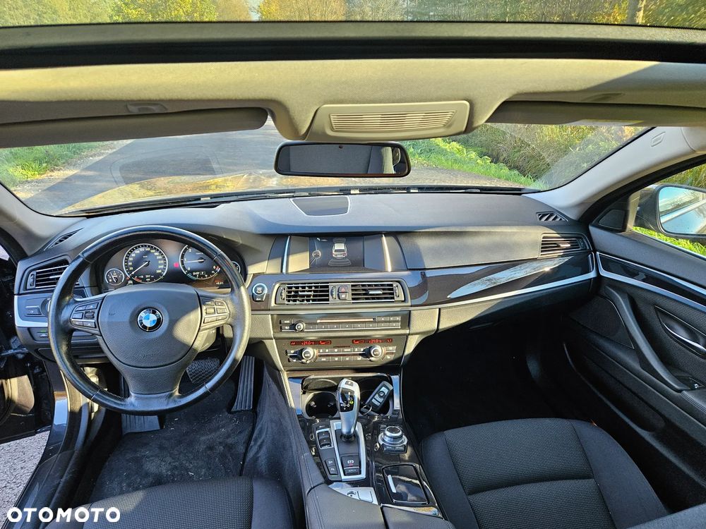 BMW Seria 5 520d xDrive Touring - 37