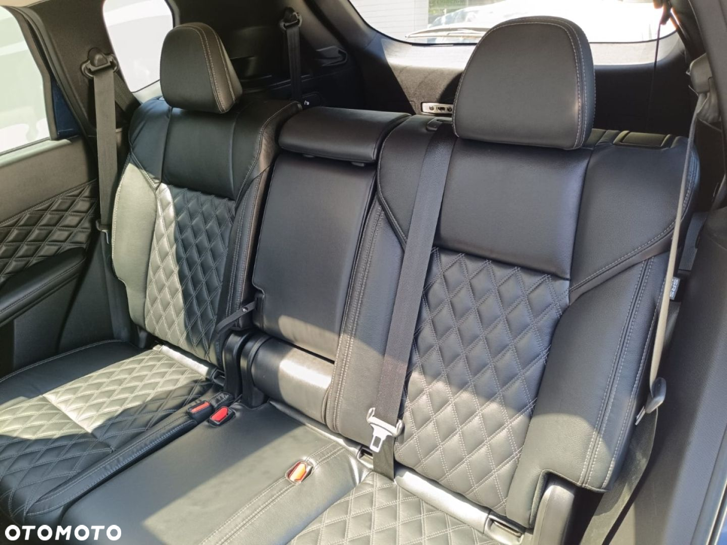 Mitsubishi Outlander - 25