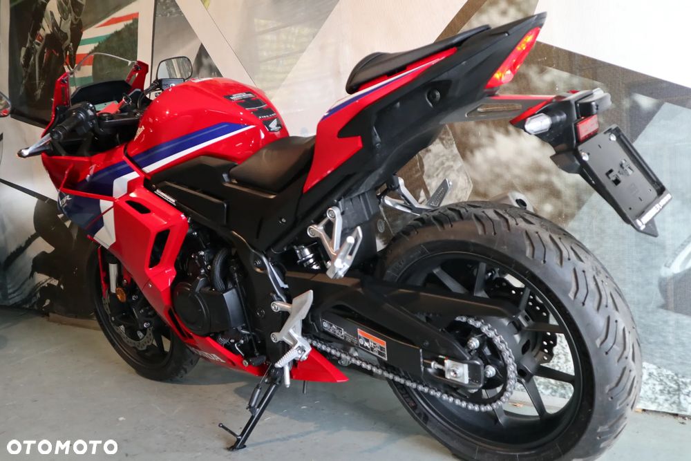 Honda CBR - 7