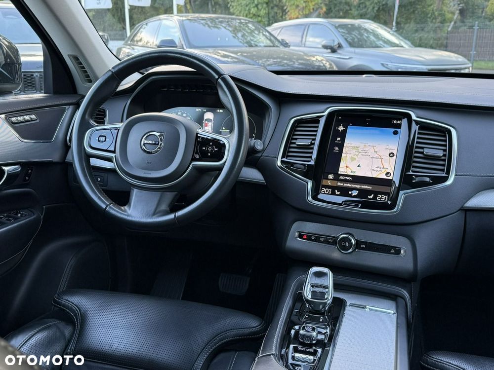 Volvo XC 90 - 25