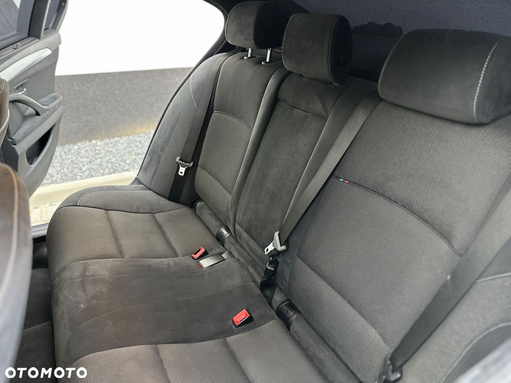 BMW Seria 5 - 32