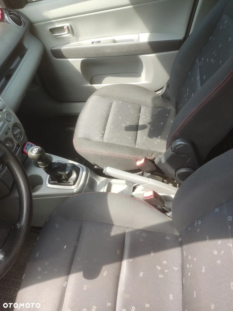 Mazda 2 - 8
