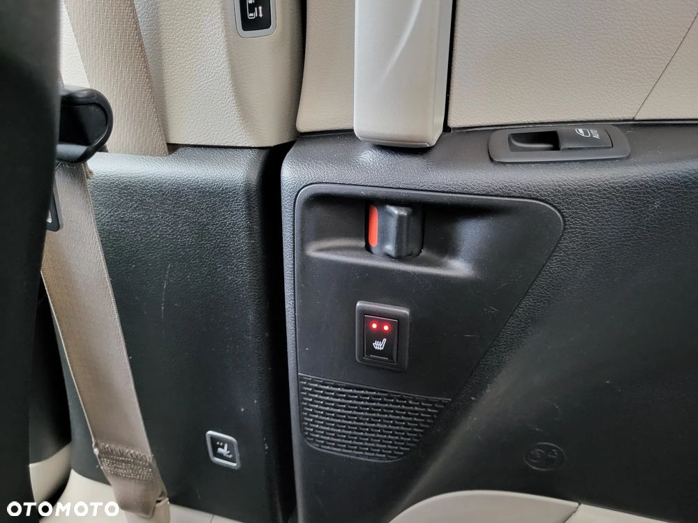 Chrysler Pacifica - 35