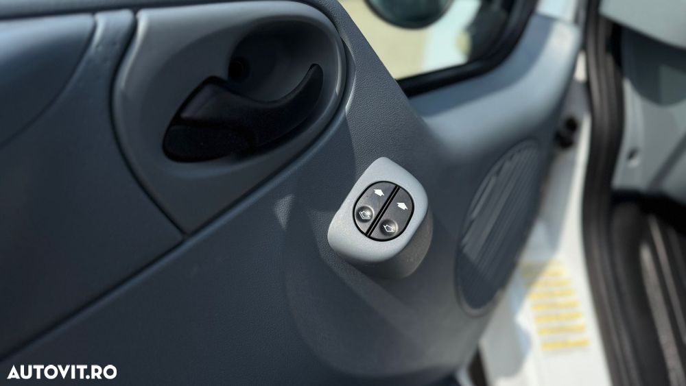 Ford Transit 300 SWB Kombi Ambiente - 13