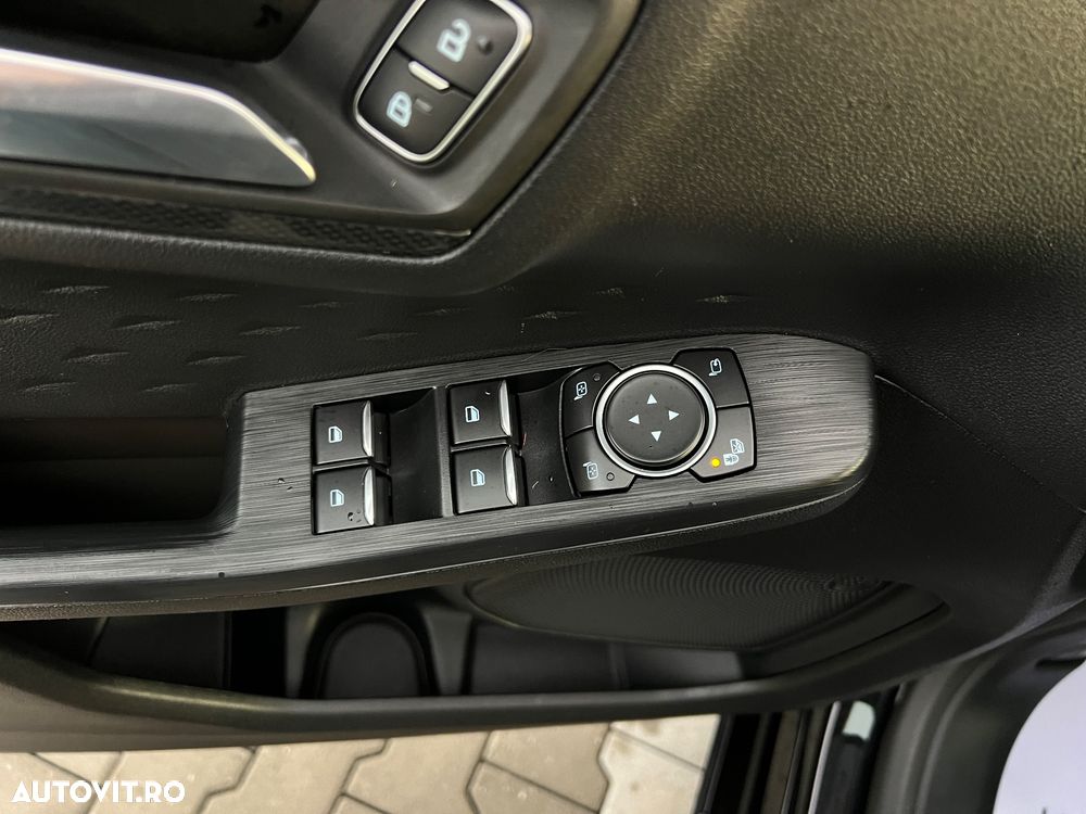 Ford Kuga 2.5 Duratec PHEV ST-LINE - 20