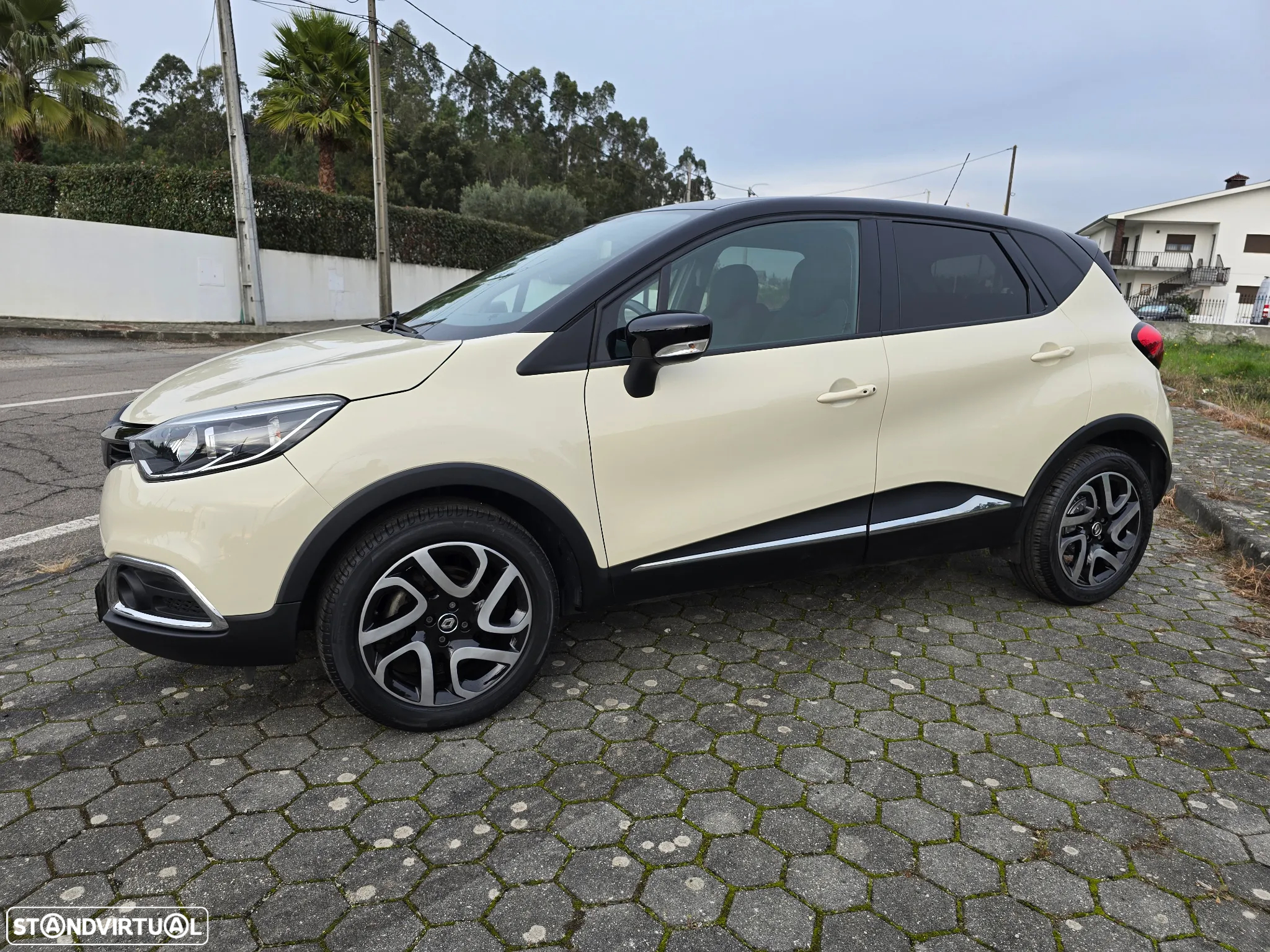 Renault Captur 1.5 dCi Exclusive - 2