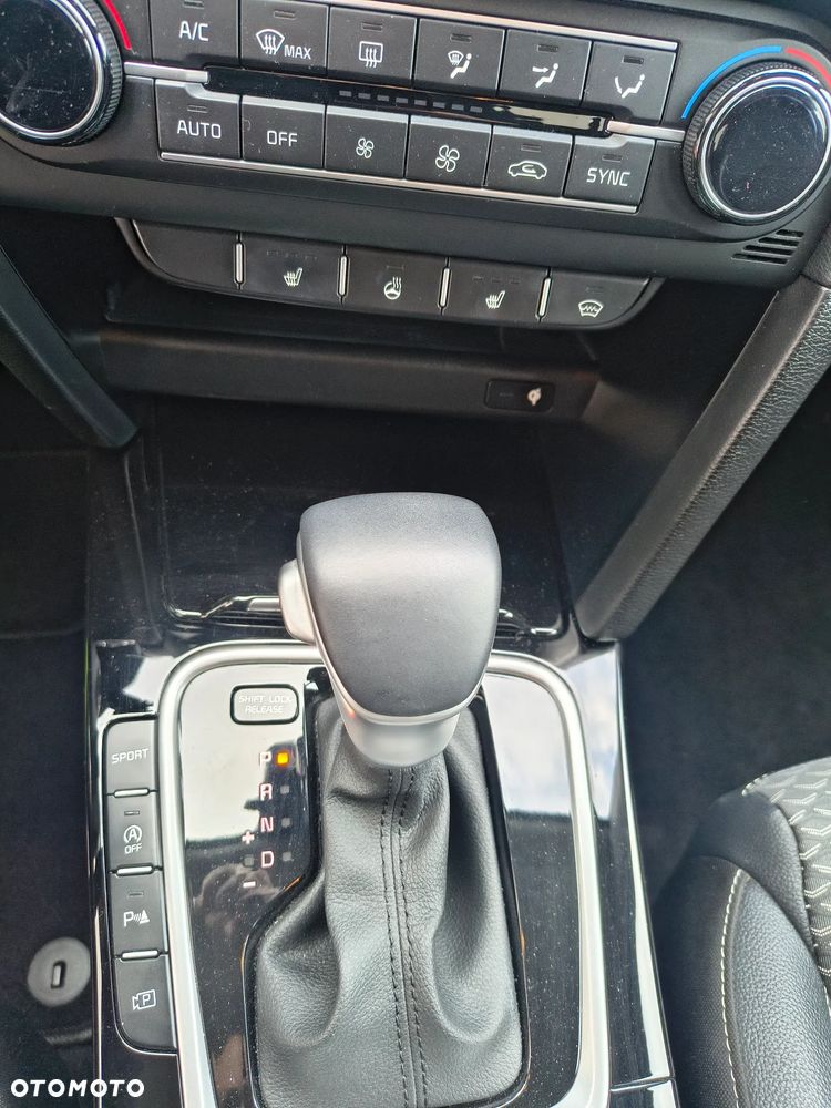 Kia XCeed 1.5 T-GDI Business Line DCT - 13