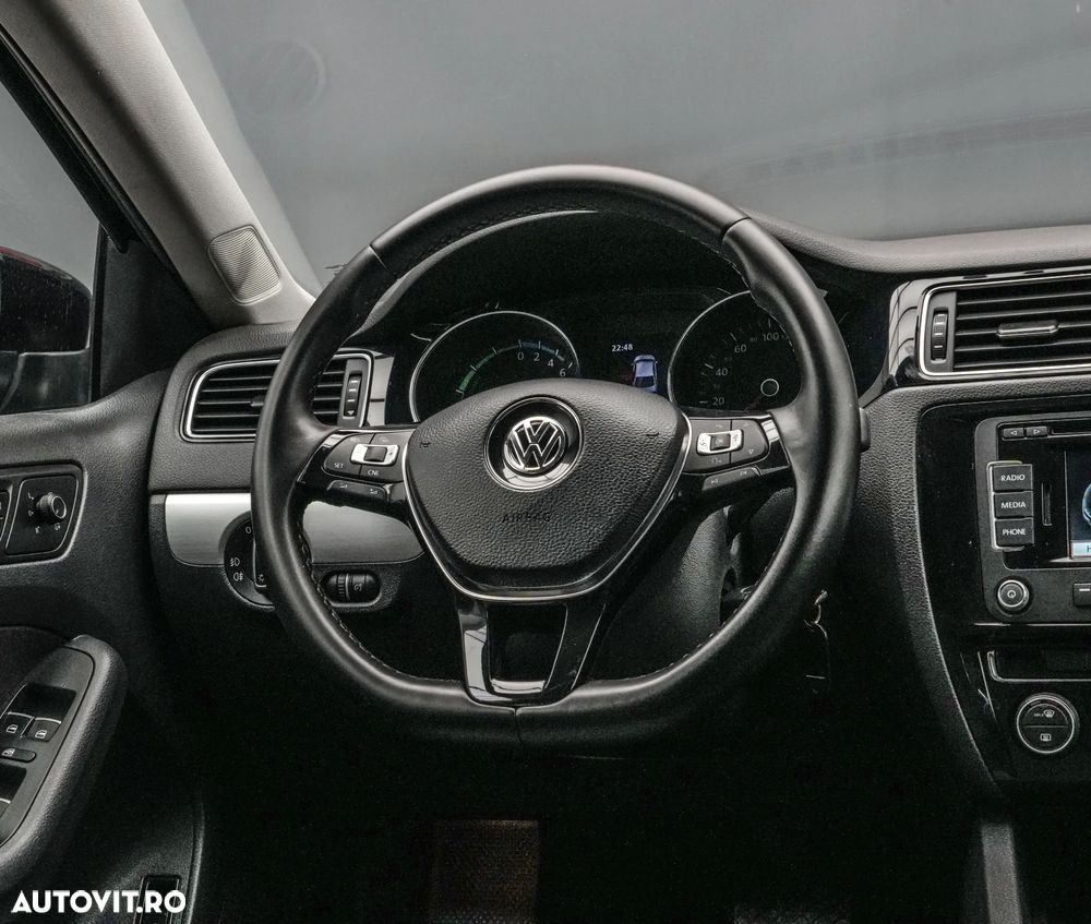 Volkswagen Jetta - 17
