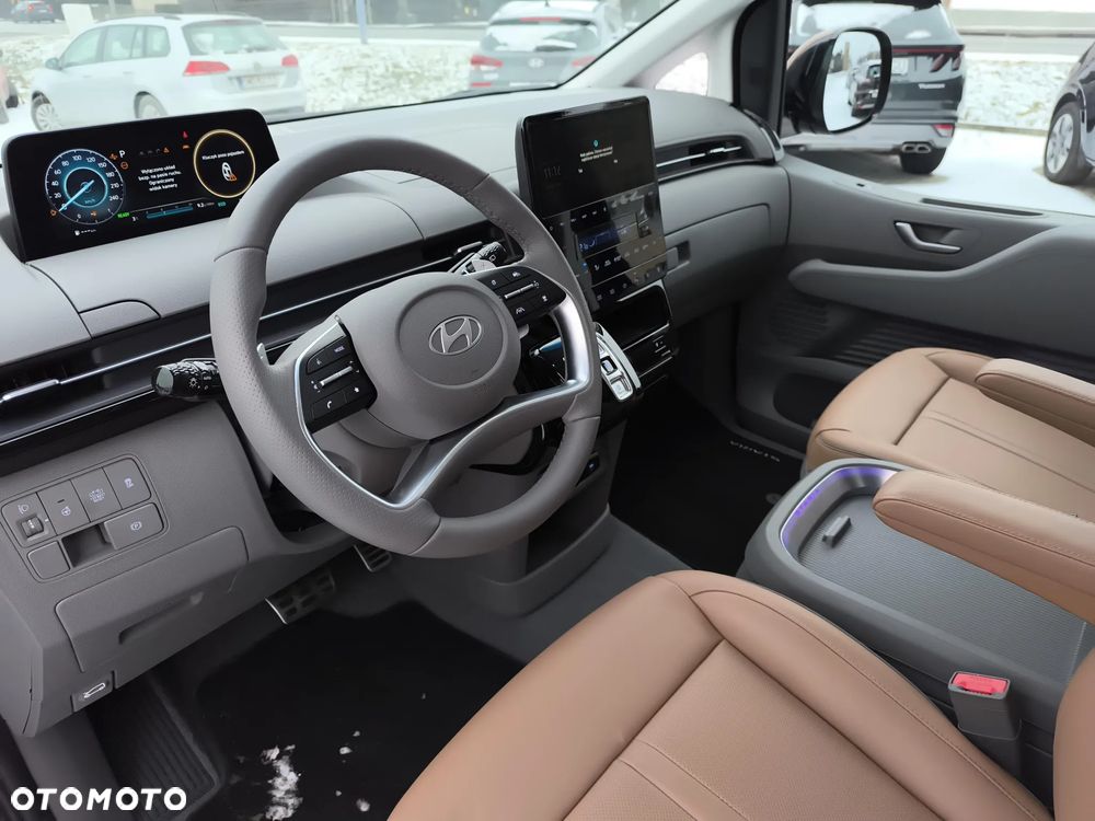 Hyundai Staria 1.6 T-GDI HEV Luxury - 9