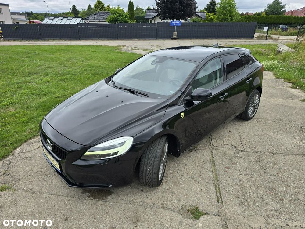 Volvo V40 - 24