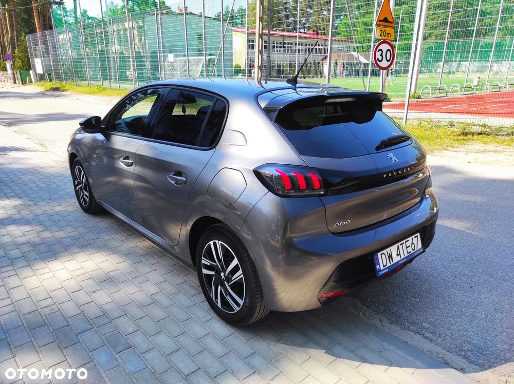 Peugeot 208 - 18