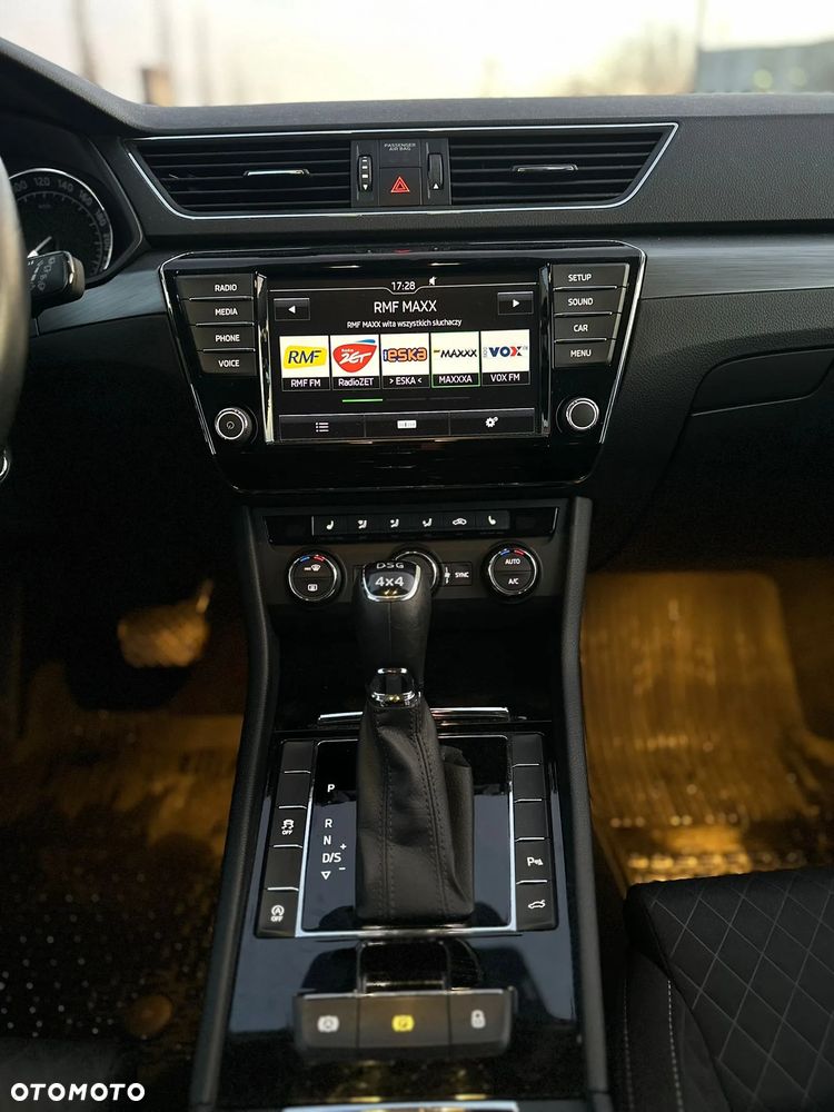 Skoda Superb 2.0 TDI 4x4 Style DSG - 18