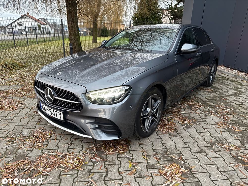 Mercedes-Benz Klasa E 220 d 4Matic 9G-TRONIC AMG Line - 4