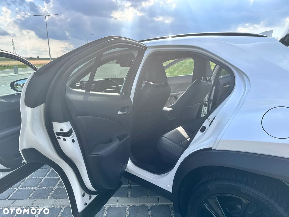 Lexus UX - 13