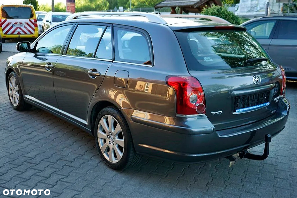 Toyota Avensis Combi 2.0 D-4D - 4