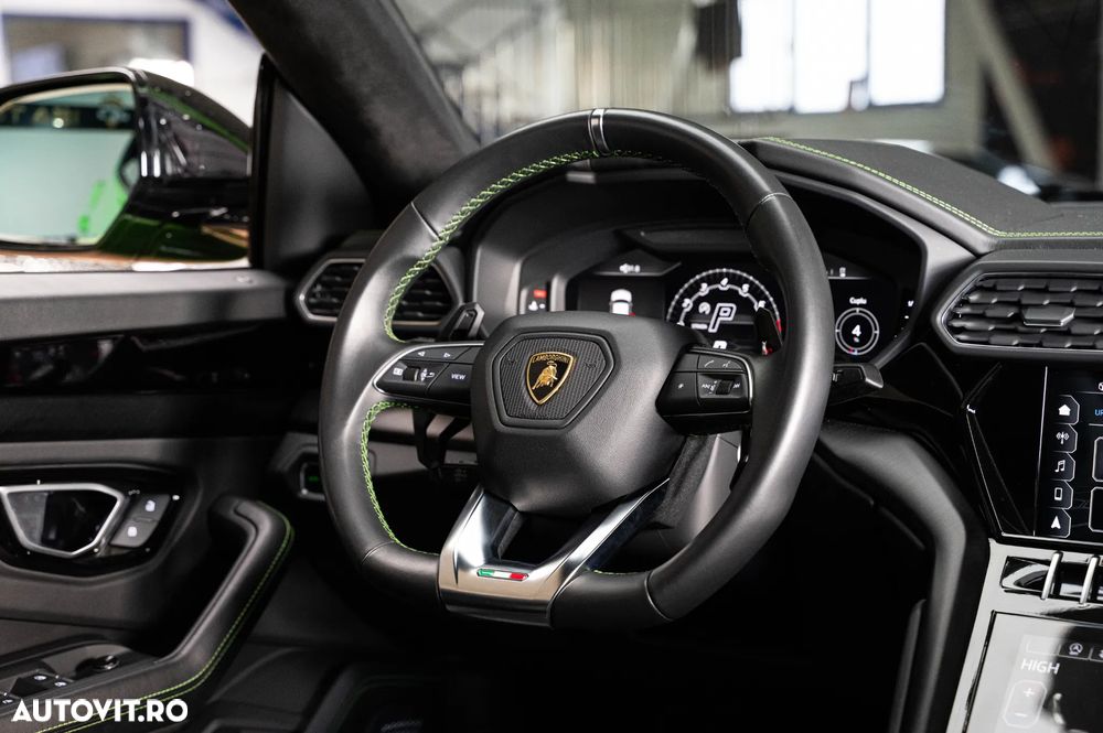 Lamborghini URUS - 14