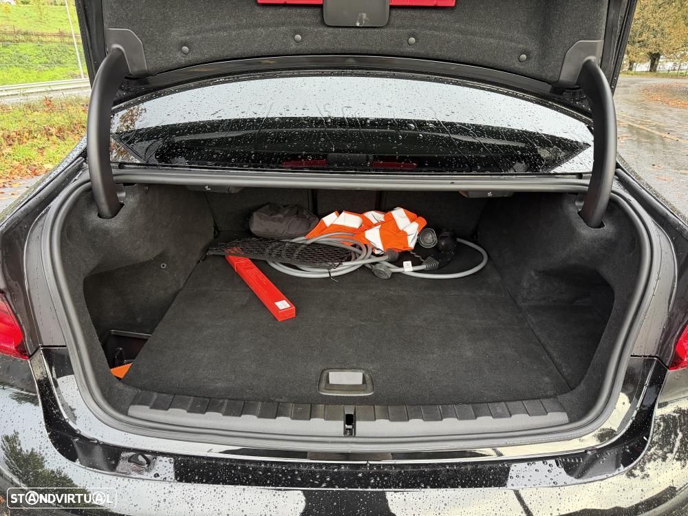 BMW 330 e Pack 50 anos M Auto - 36