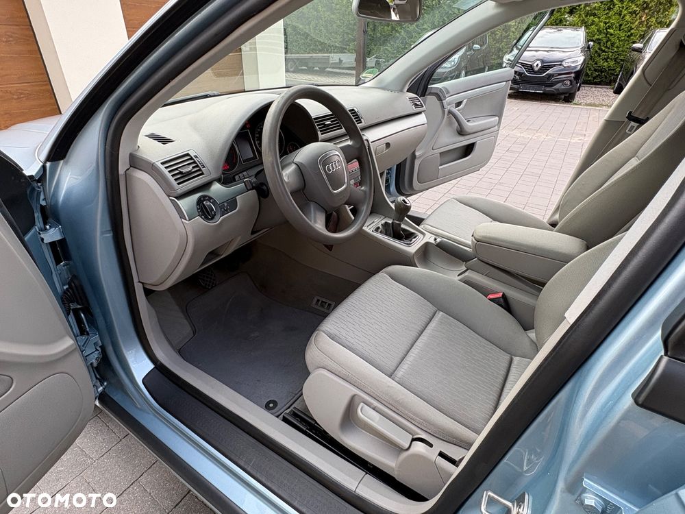 Audi A4 Limousine 1.6 - 17