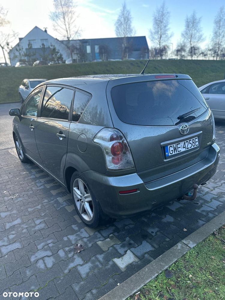 Toyota Corolla Verso 2.2 D-4D X 7os - 7