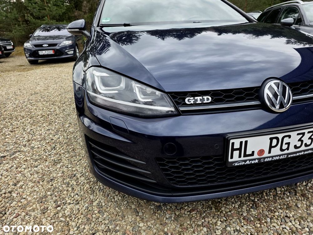 Volkswagen Golf - 23