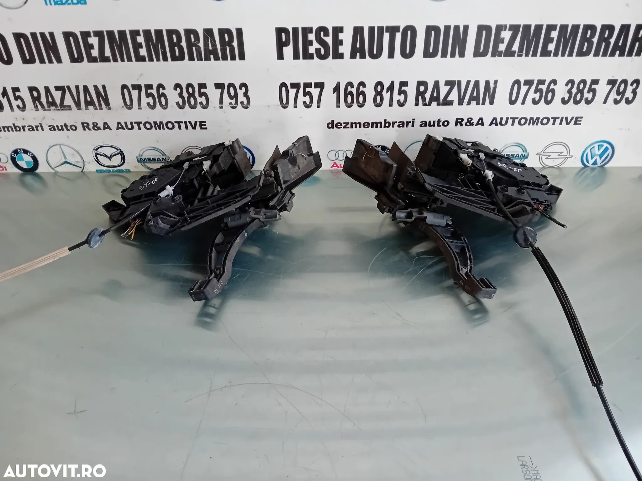 Broasca Blocator Incuietoare Stanga Dreapta Spate Ford Kuga 1 I Cod 8V4A-S26413-EA 8V4A-S26412-EA - 1