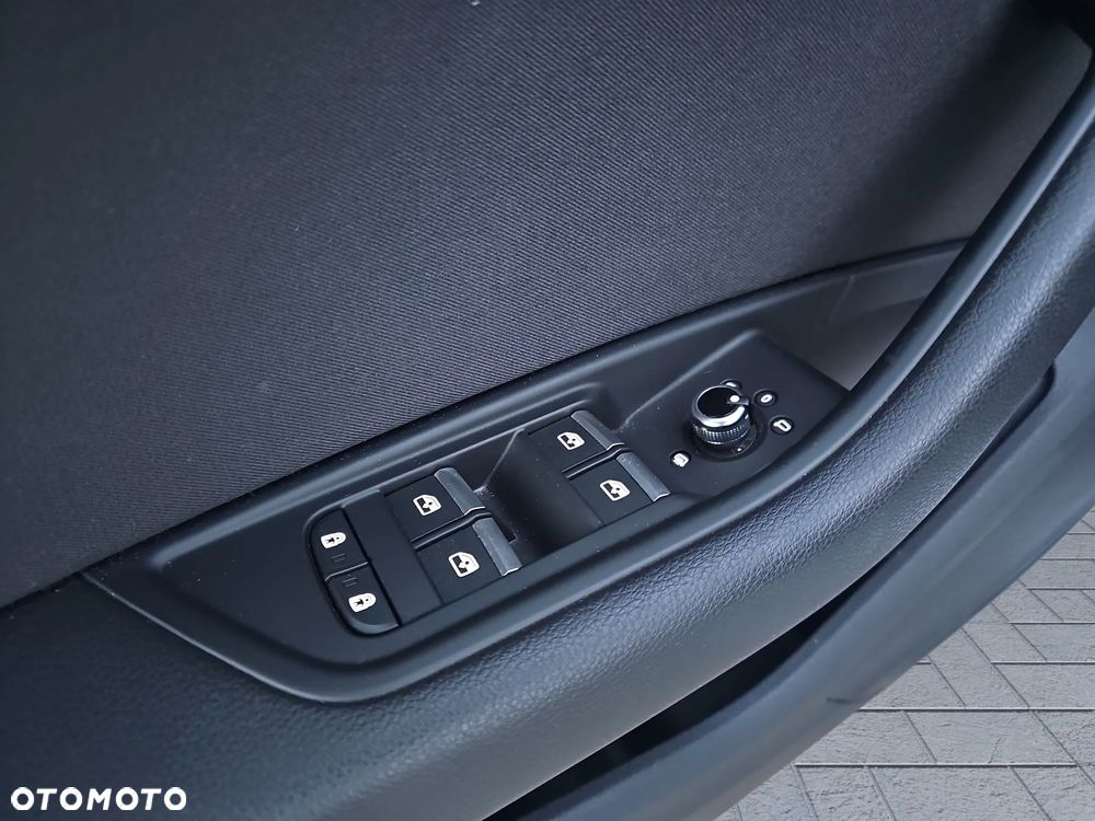 Audi A4 Avant 40 TDI S tronic - 18