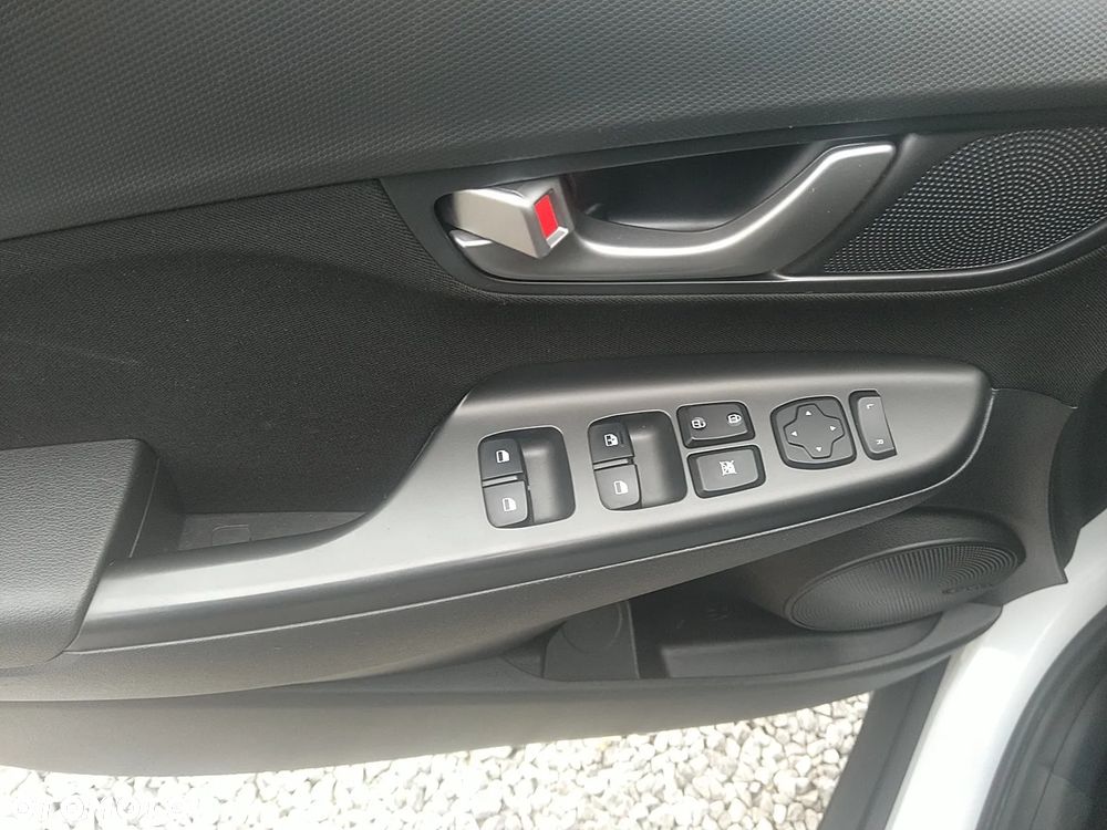 Hyundai Kona - 17