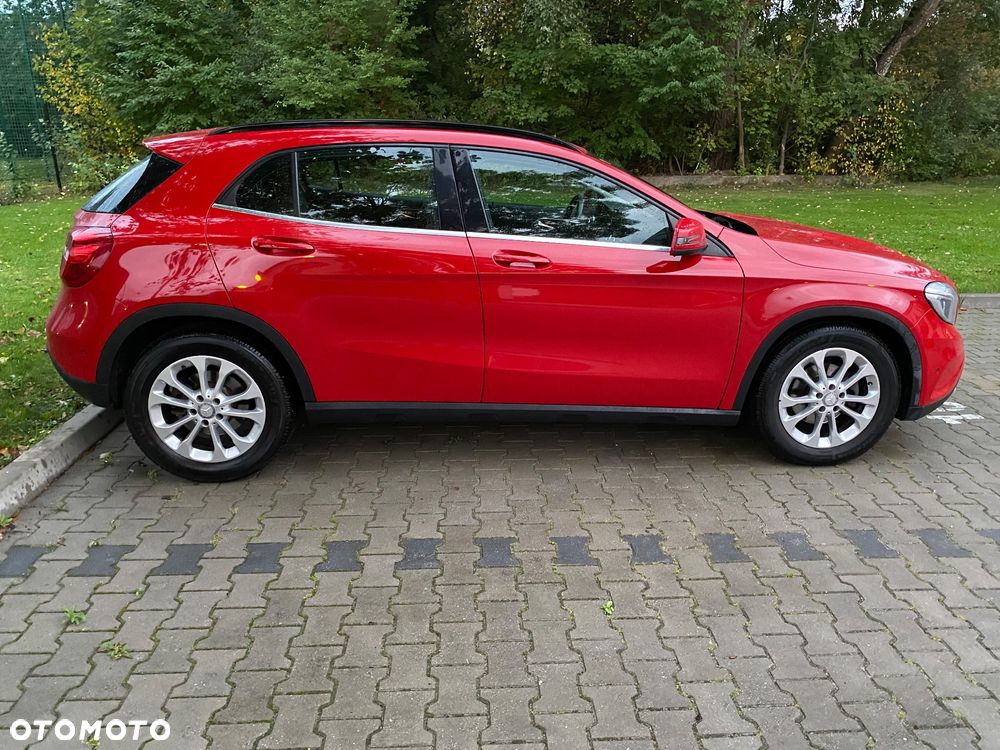 Mercedes-Benz GLA - 4