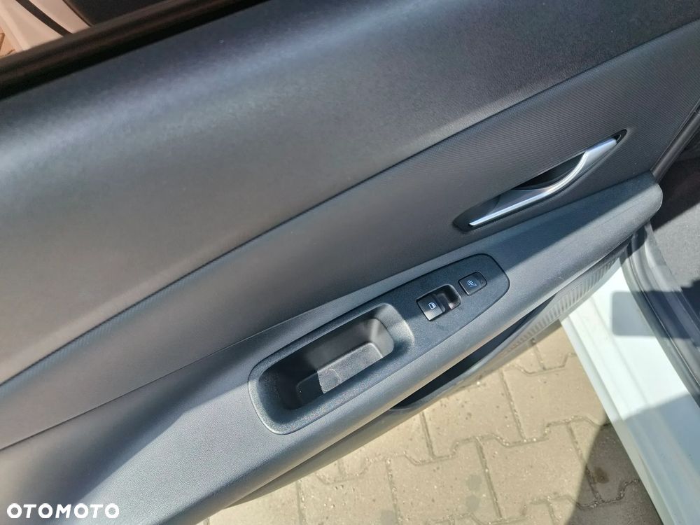 Hyundai Elantra 1.6 Executive - 16