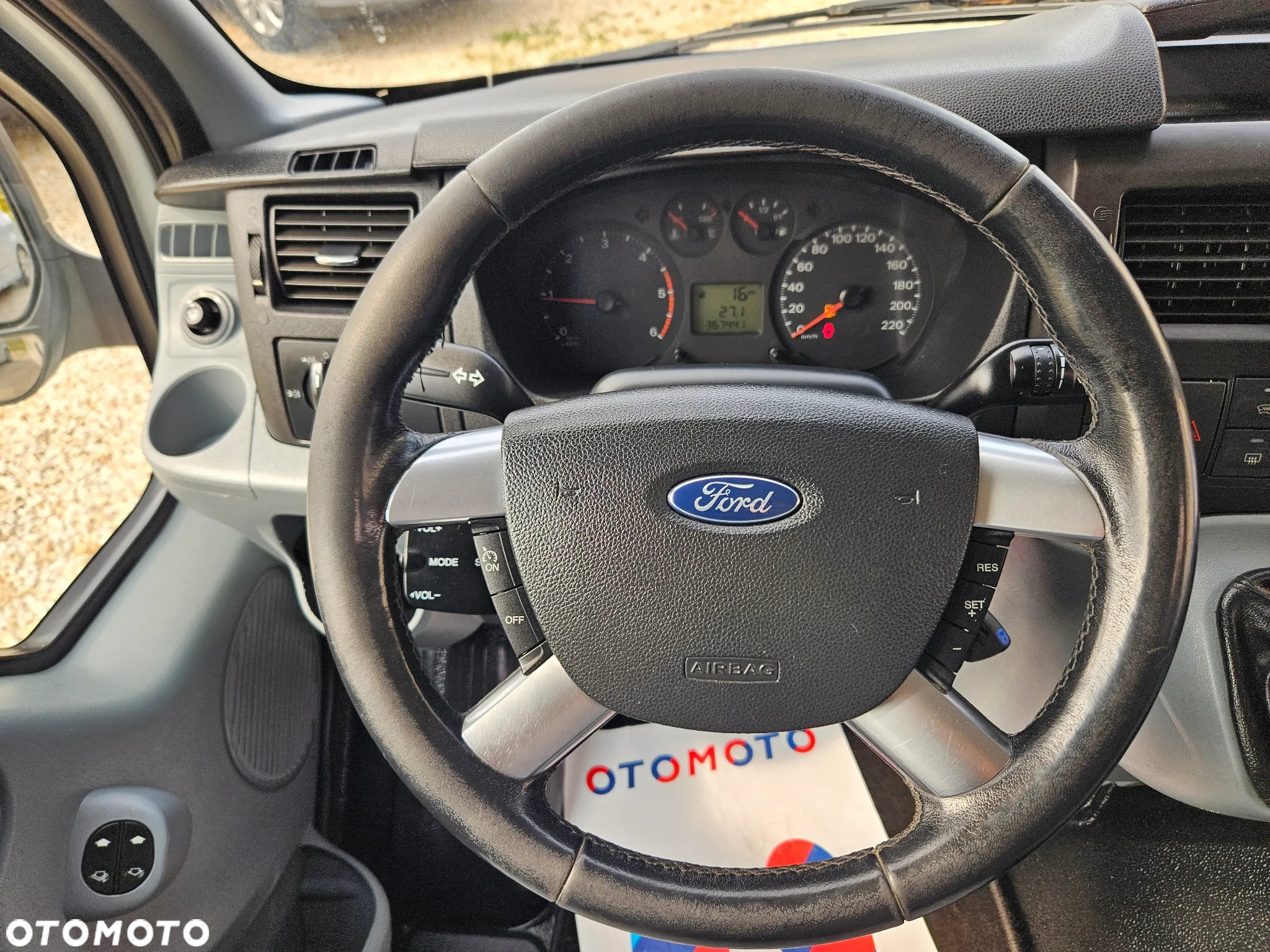 Ford Transit FT 350L Trend - 29