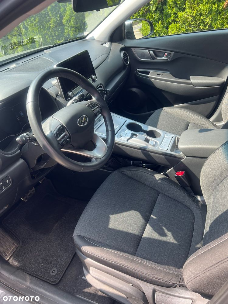 Hyundai Kona - 8