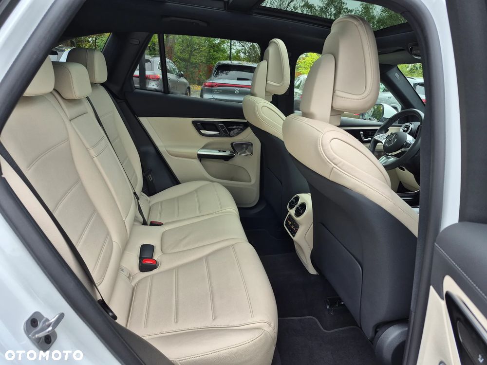 Mercedes-Benz GLC 300 4Matic 9G-TRONIC Edition Avantgarde - 15