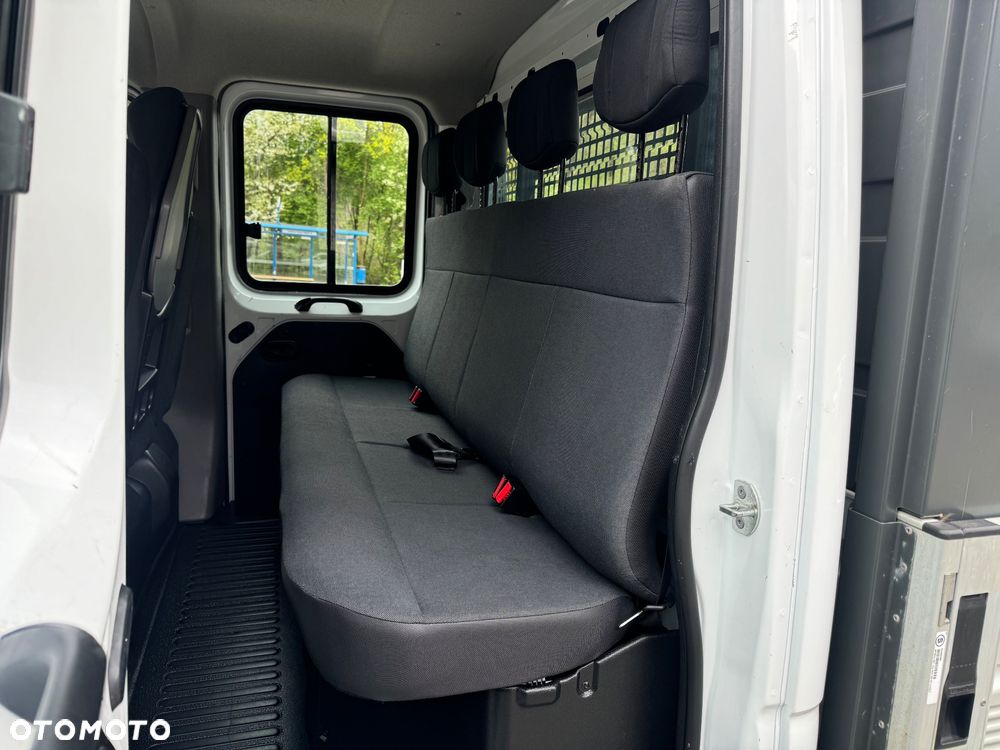 Nissan NV400 - 12