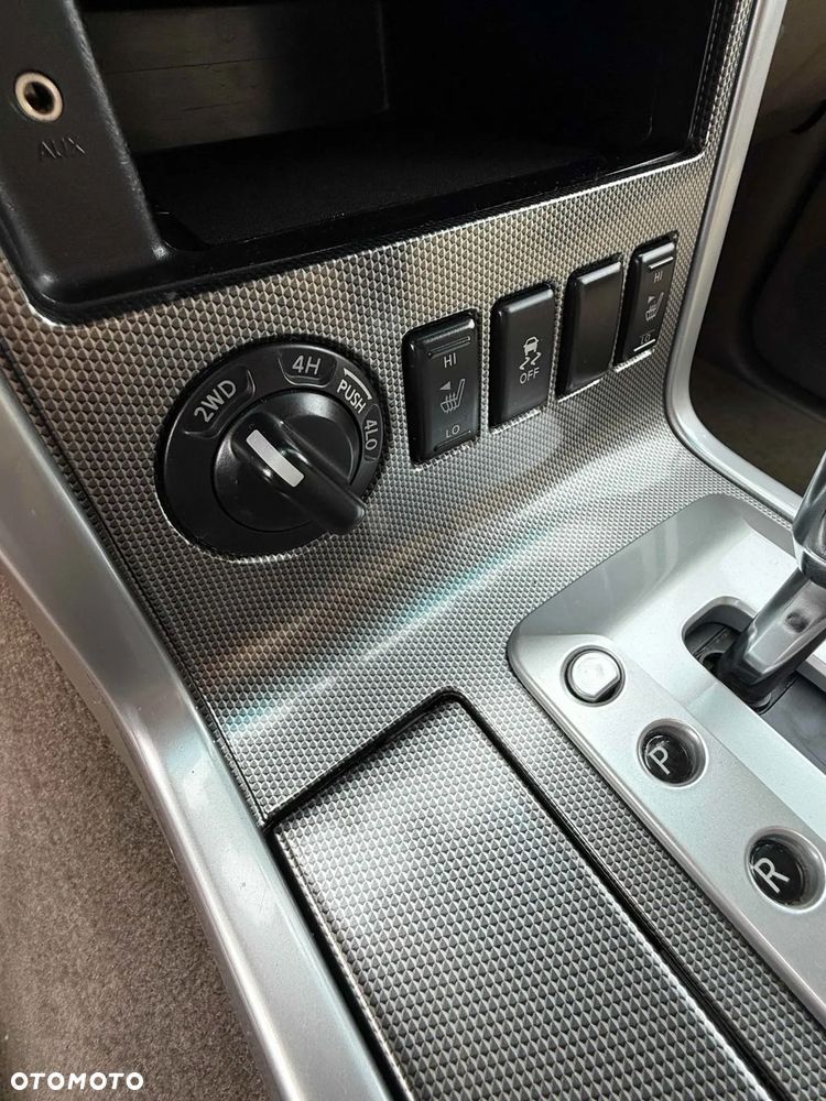 Nissan Pathfinder - 12
