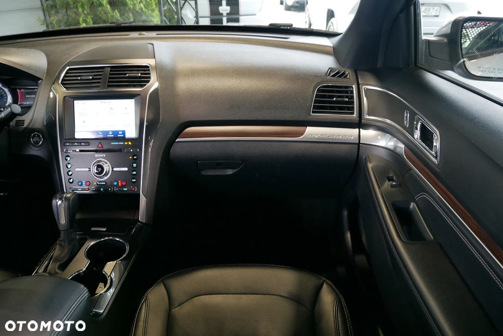 Ford Explorer - 17