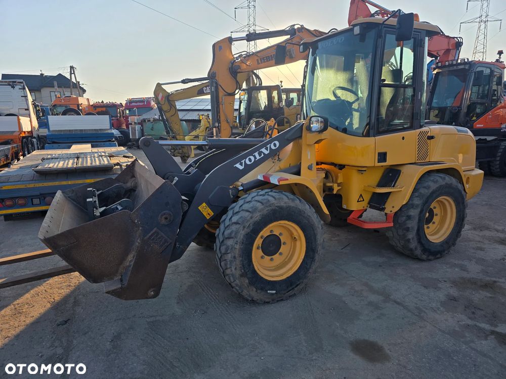 Volvo L30G Krokodyl Widly z Niemiec Cat Liebherr Atlas - 2