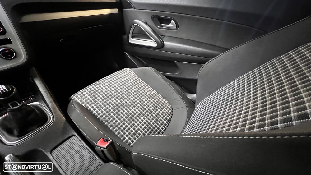 VW Scirocco 2.0 TDI Sport - 40