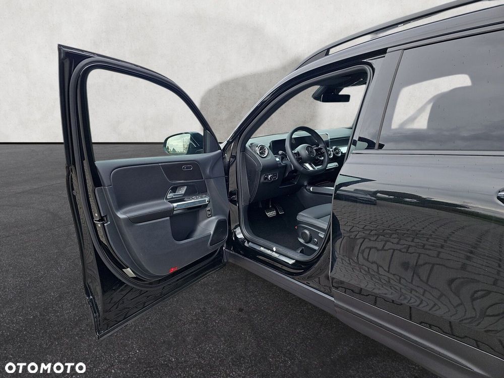 Mercedes-Benz GLB - 10