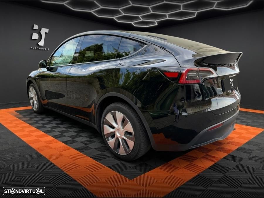Tesla Model Y Long Range Dual Motor AWD - 24