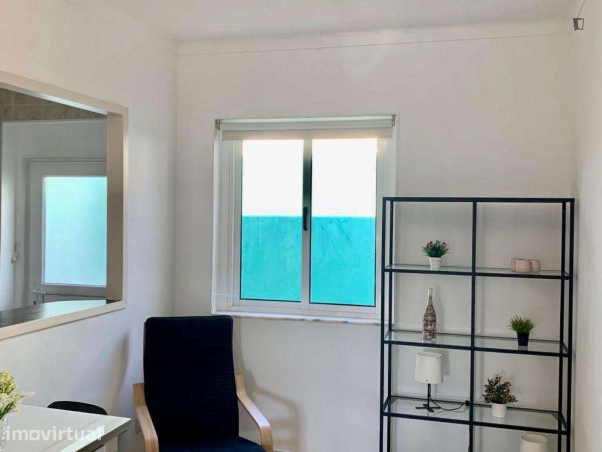 Quarto - localizado em Campanhã Porto - Grande imagem: 4/13