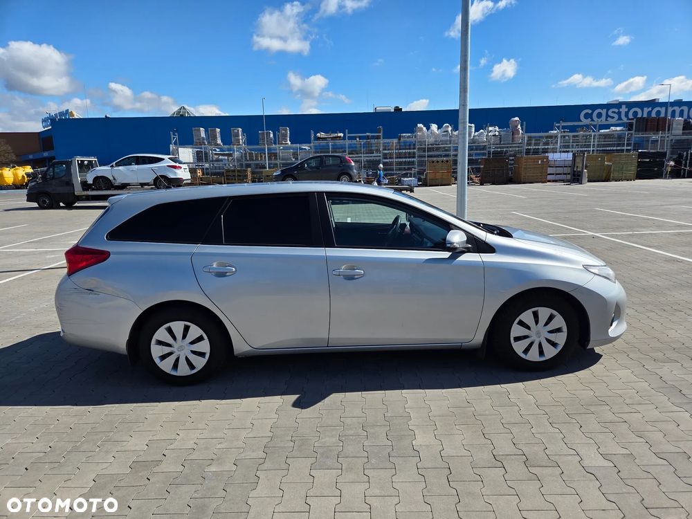 Toyota Auris 1.4 D-4D Life - 3