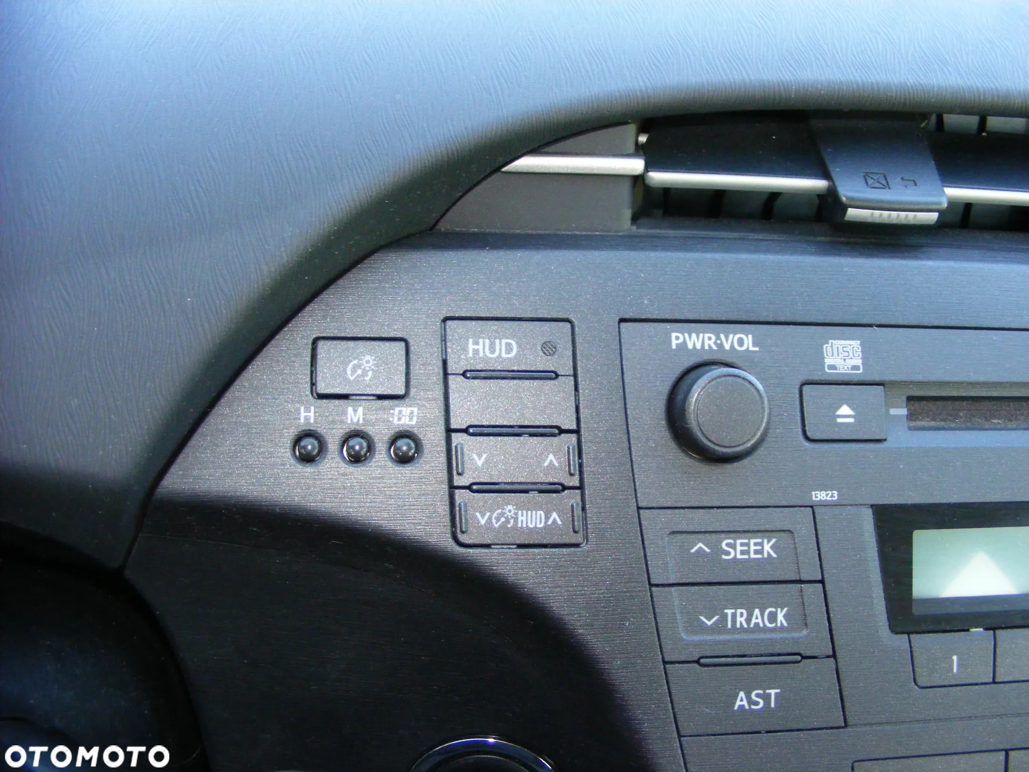 Toyota Prius (Hybrid) Executive - 16