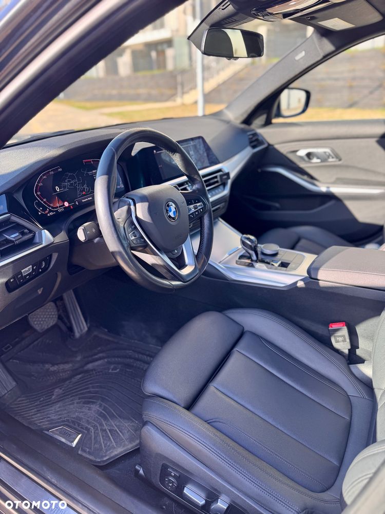 BMW Seria 3 330i xDrive Sport Line - 7