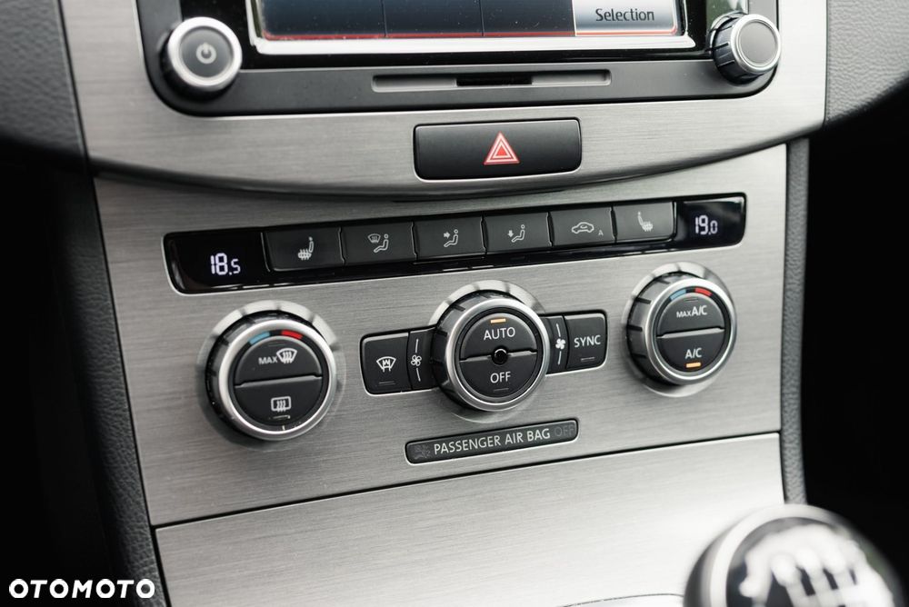 Volkswagen Passat - 20