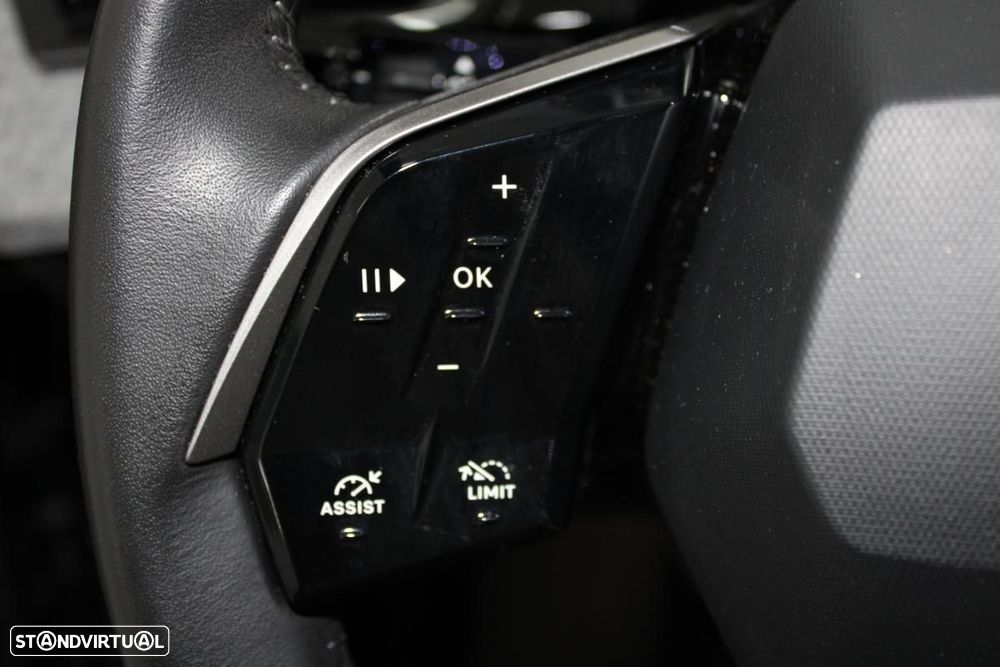 Peugeot e-3008 73 kWh Allure — fotografia 15
